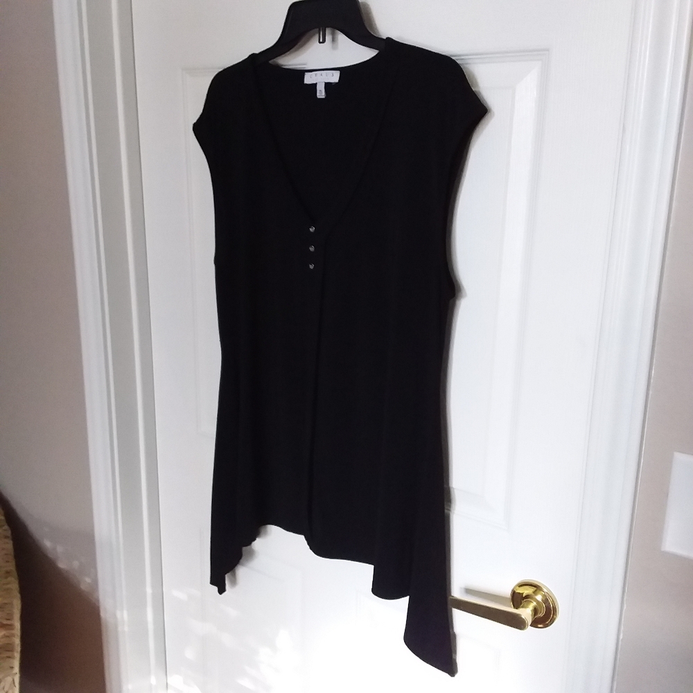 Chaus Ladies Sleeveless Tunic Top